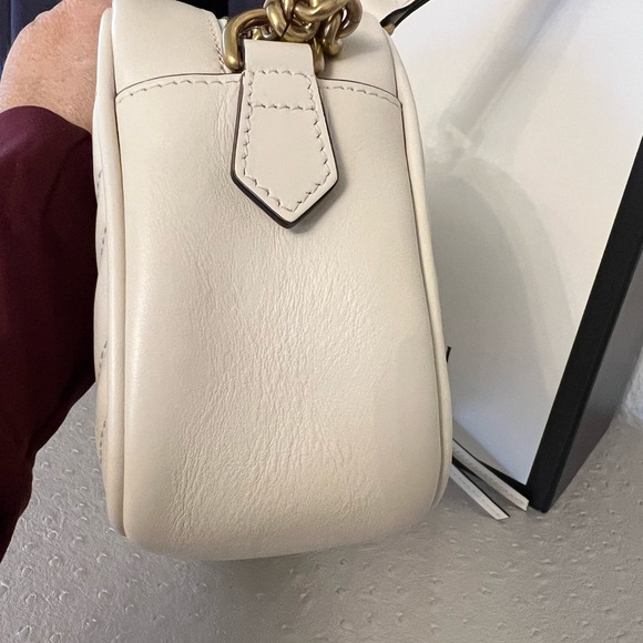 The small GG Marmont chain shoulder bag 100% Authentic - Picture 10 of 14